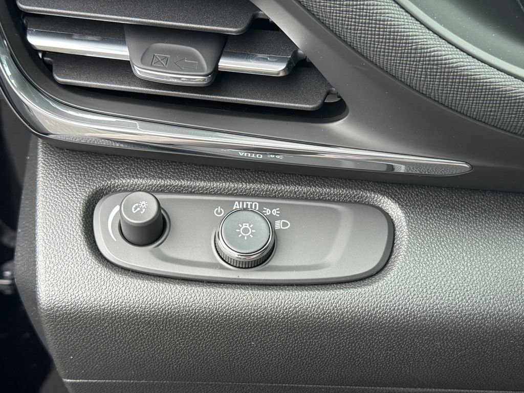 New 2026 Buick Envista Preferred FWD image 17
