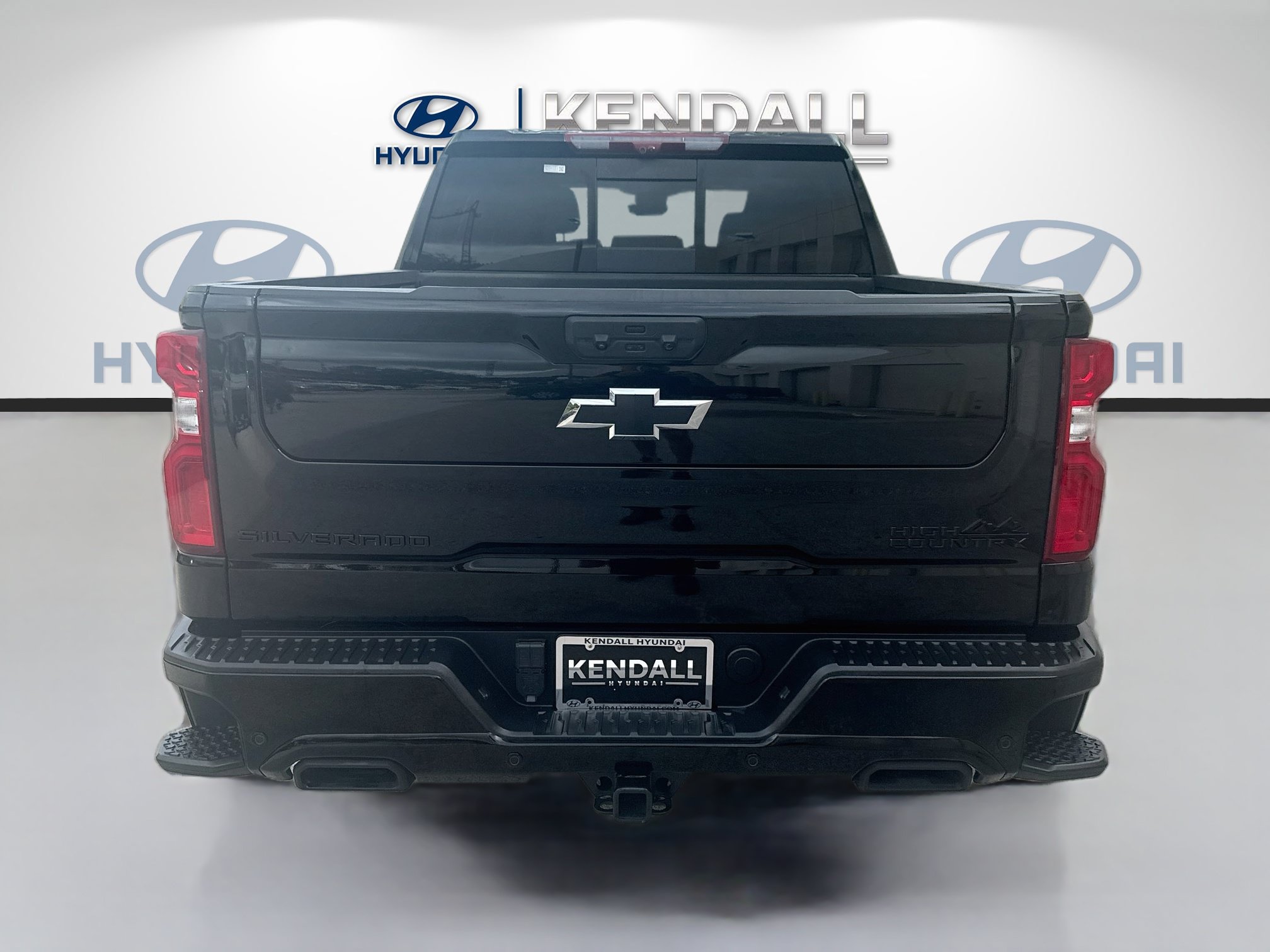 Used 2024 Chevrolet Silverado 1500 High Country w/ Midnight Edition AWD/4WD image 5