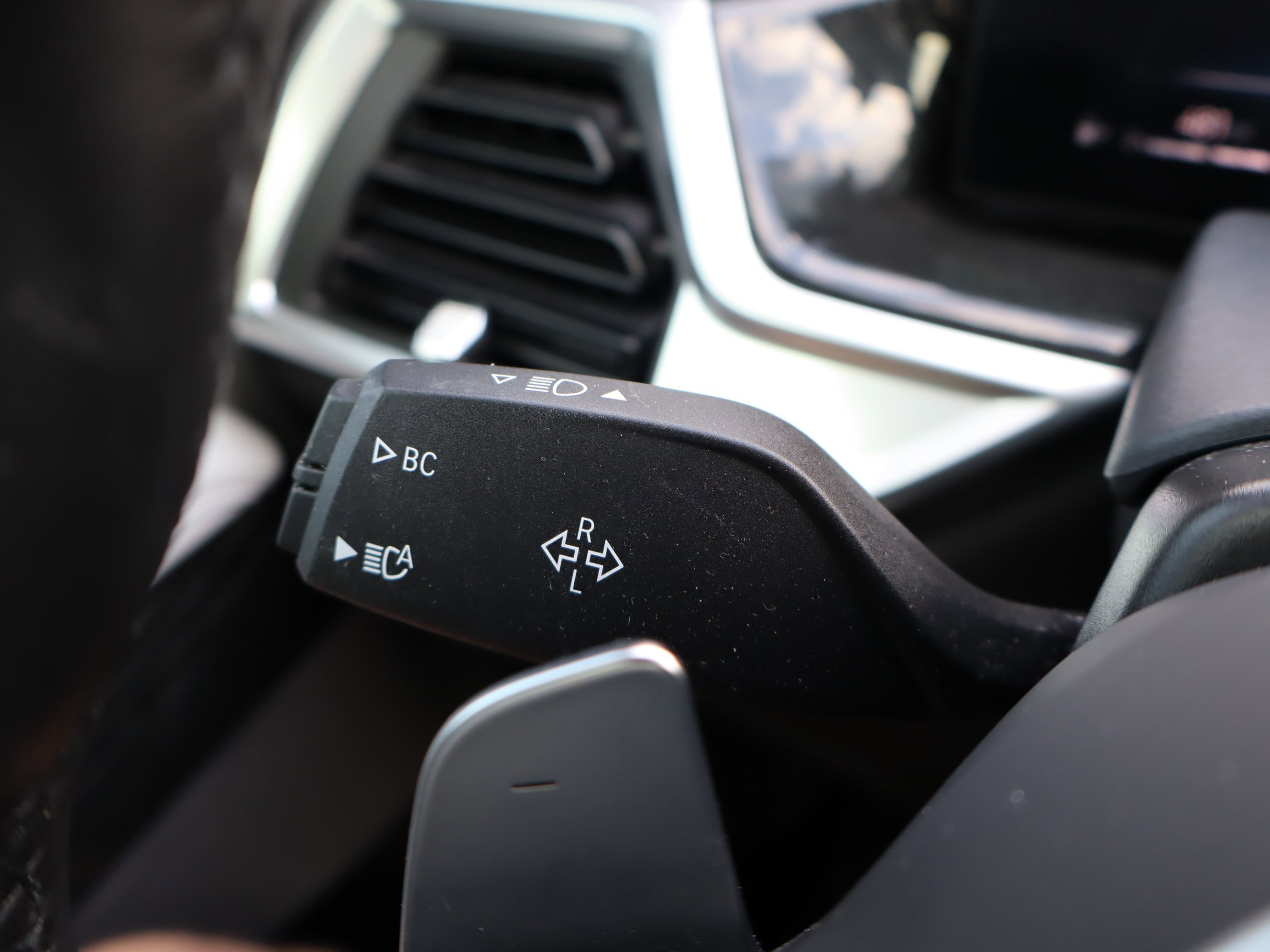 Used 2023 BMW X7 xDrive40i w/ M Sport Package image 22