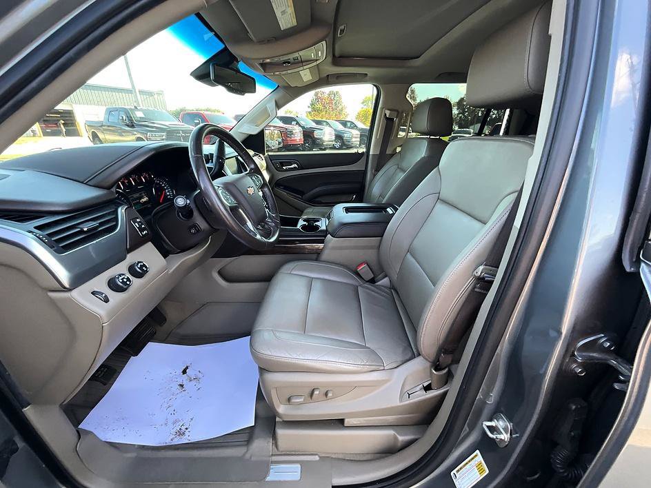 Used 2019 Chevrolet Tahoe LT w/ Luxury Package AWD/4WD image 17