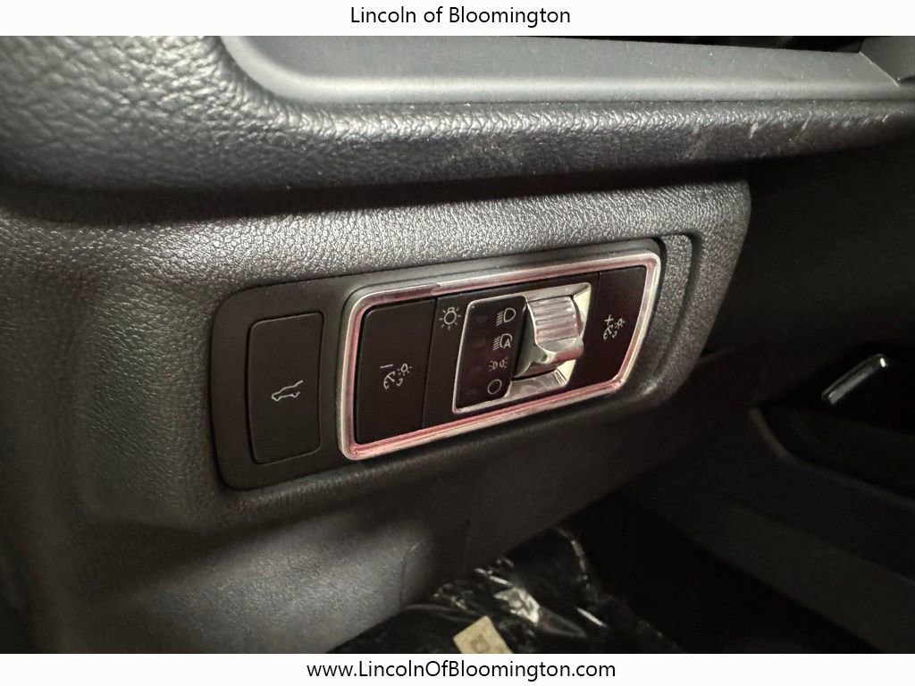 New 2025 Lincoln Corsair Reserve w/ Equipment Group 202A image 33