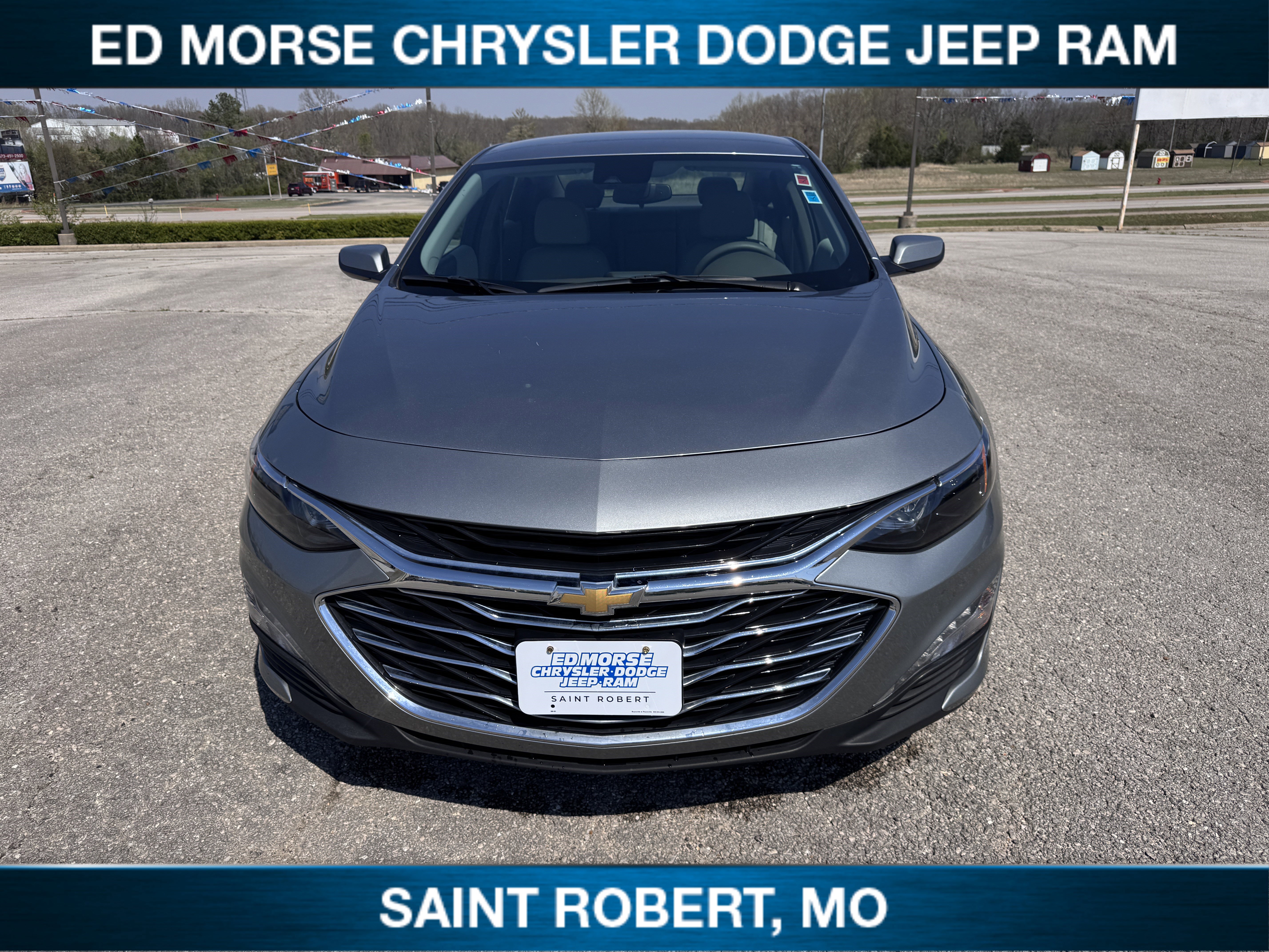 Used 2025 Chevrolet Malibu LT FWD image 2