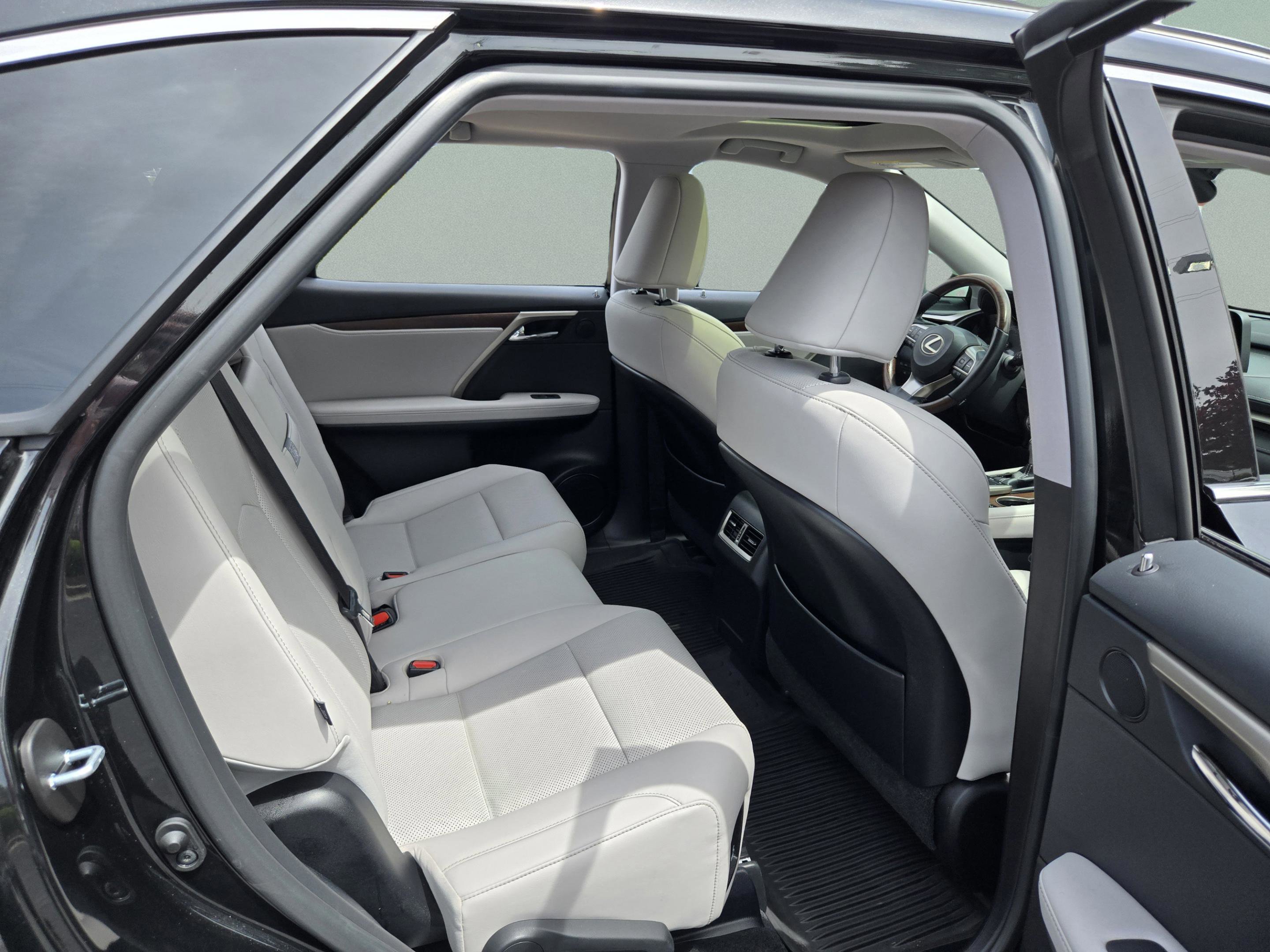 Certified 2022 Lexus RX 350L FWD w/ Premium Package image 14