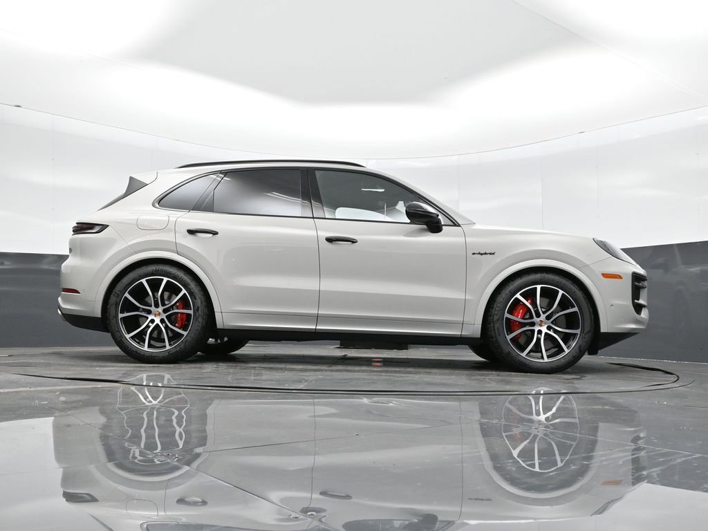 New 2026 Porsche Cayenne S image 39