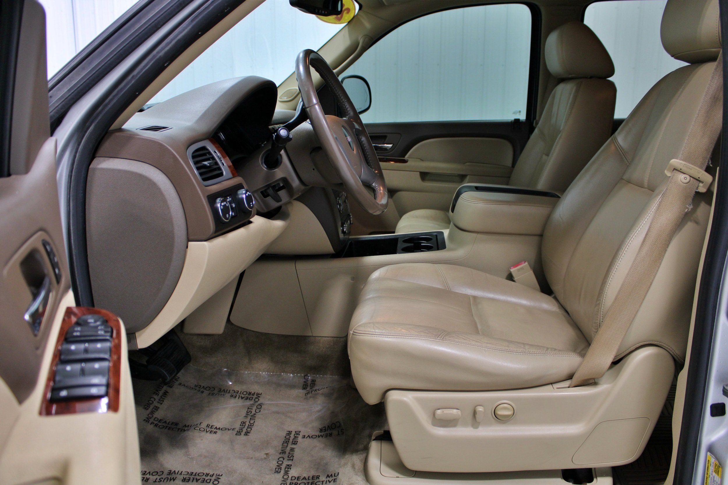 Used 2010 GMC Yukon SLT w/ SLT-2 Equipment Package AWD/4WD image 5