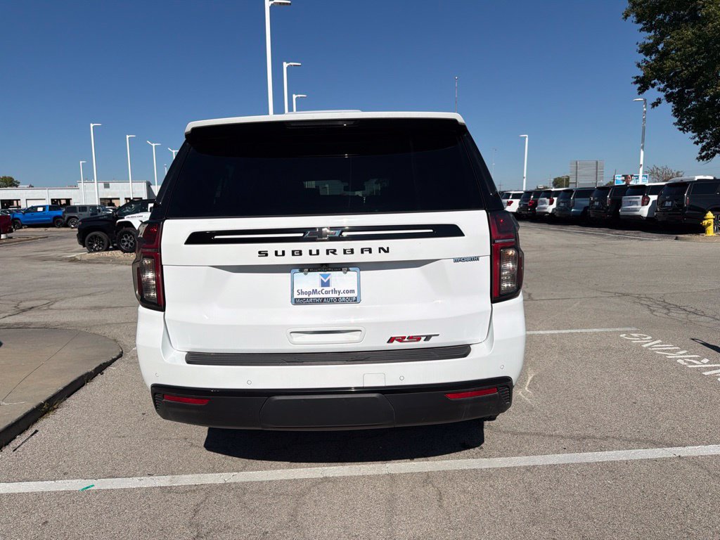 Used 2024 Chevrolet Suburban RST w/ Luxury Package AWD/4WD image 4