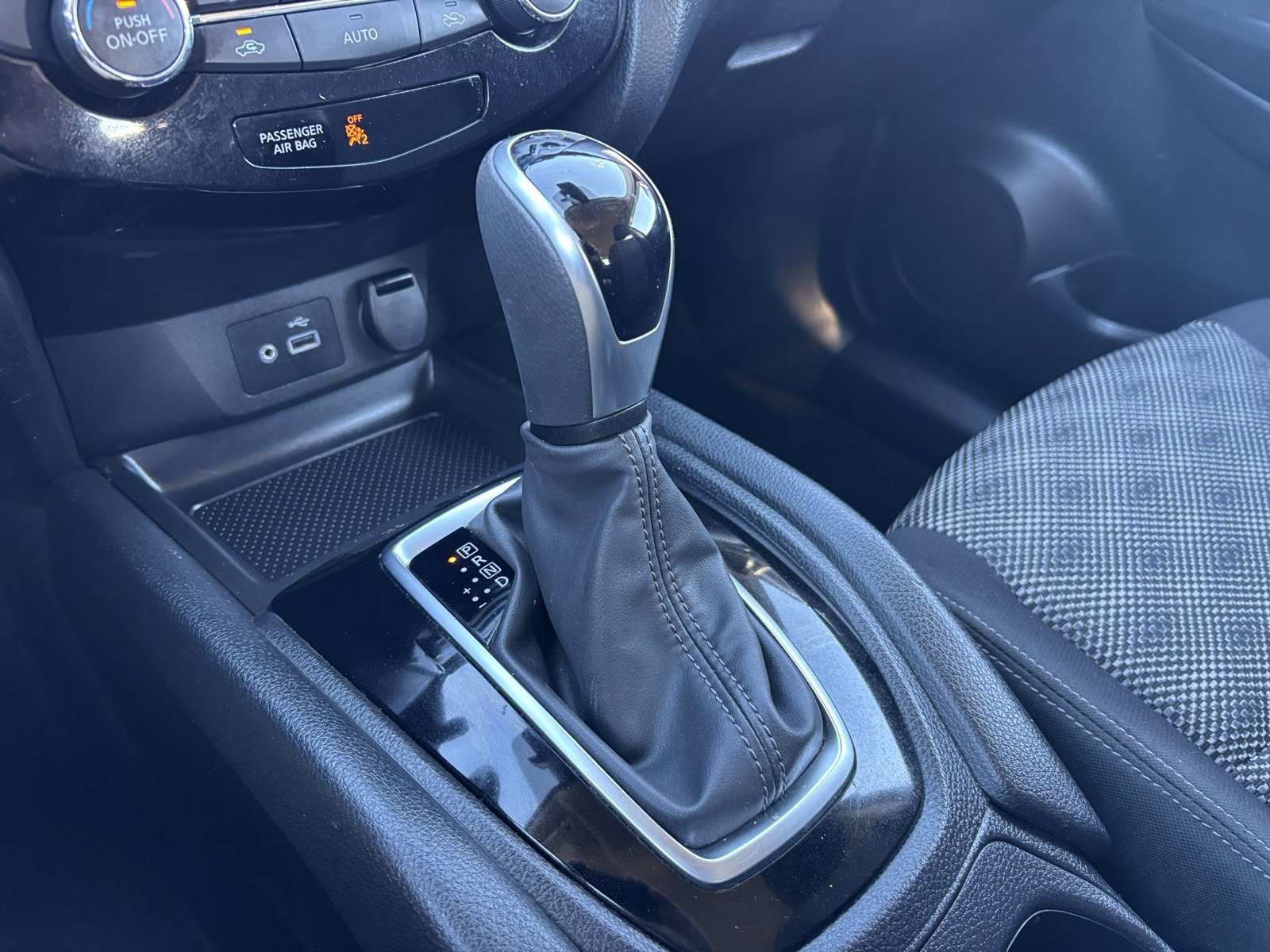 Used 2019 Nissan Rogue Sport SV image 25