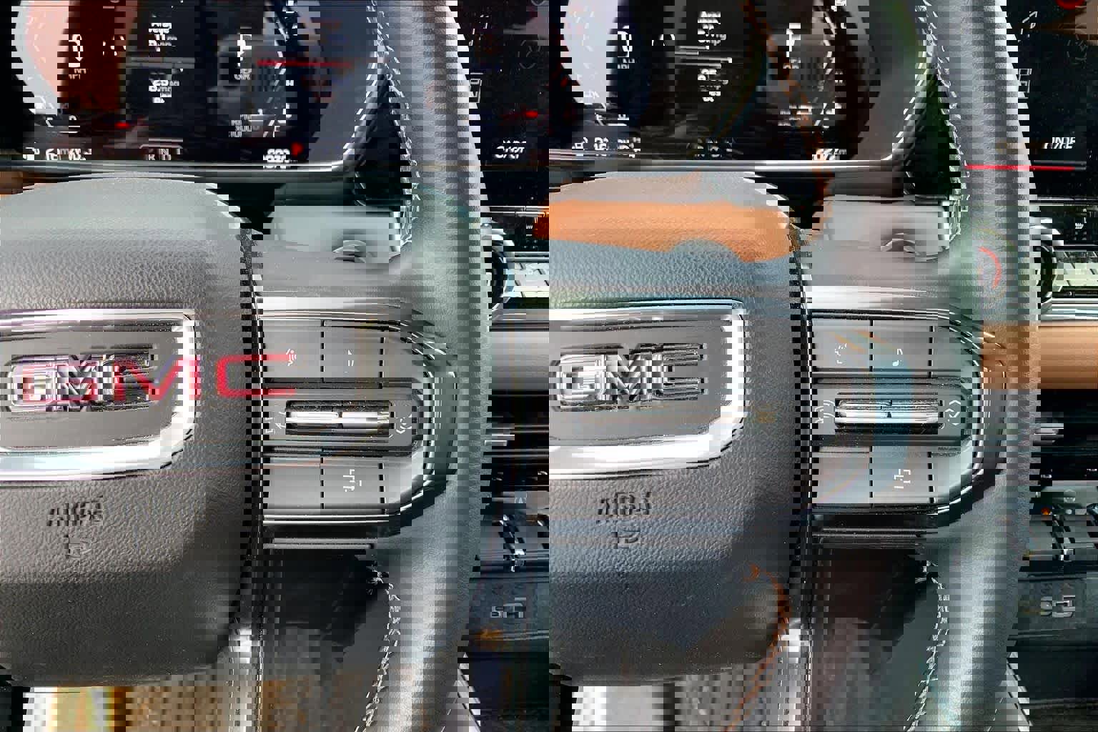 Used 2024 GMC Canyon AT4 w/ Technology Package image 25