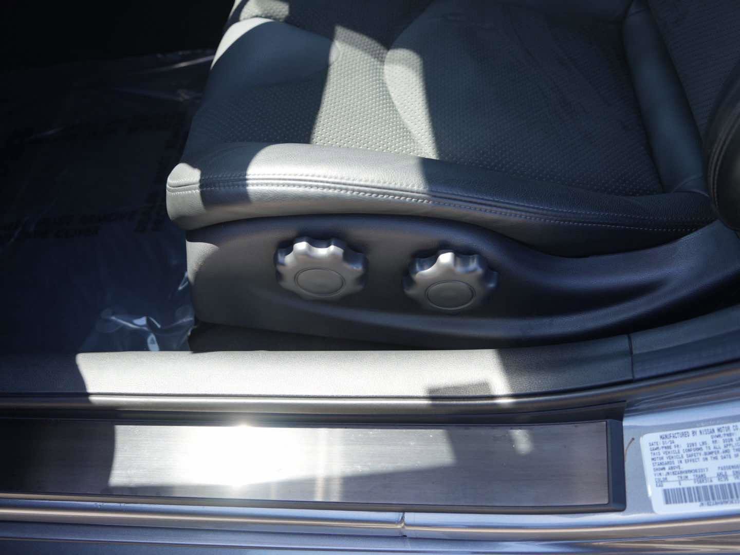 Used 2024 Nissan Z Performance w/ Floor Mat Package RWD image 11