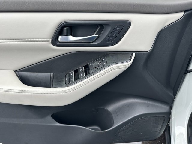 Certified 2023 Nissan Rogue SL w/ SL Premium Package image 21