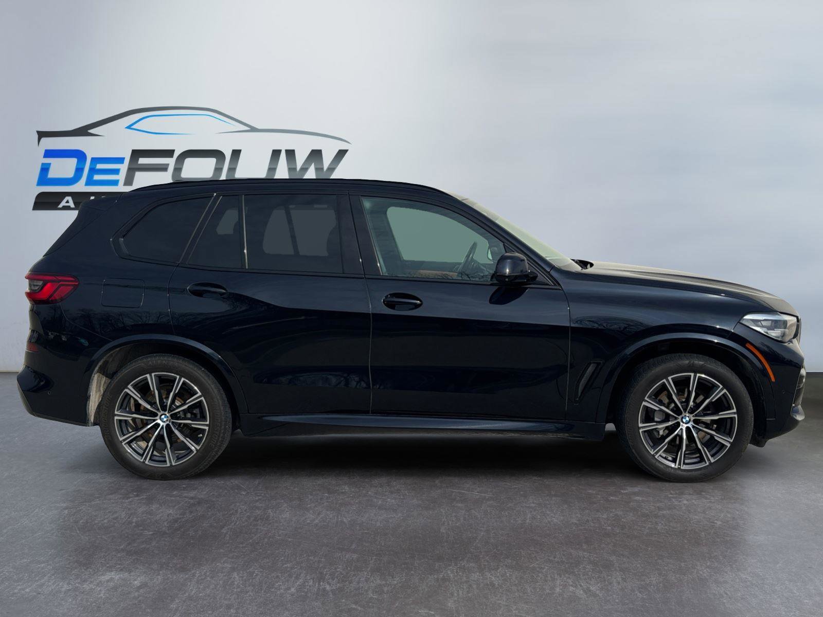 Used 2019 BMW X5 xDrive40i w/ M Sport Package image 2
