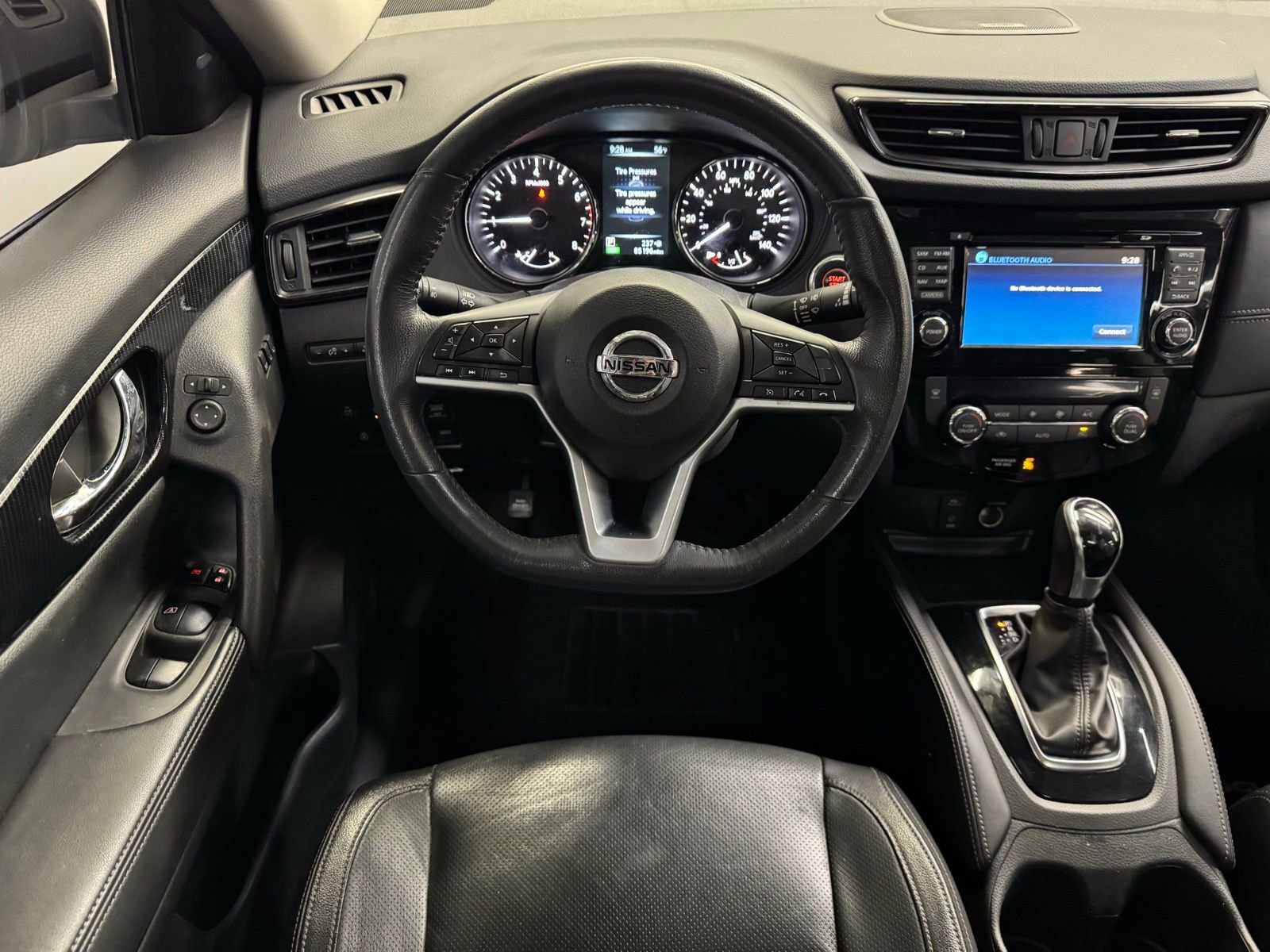 Used 2017 Nissan Rogue SL w/ SL Premium Package image 16