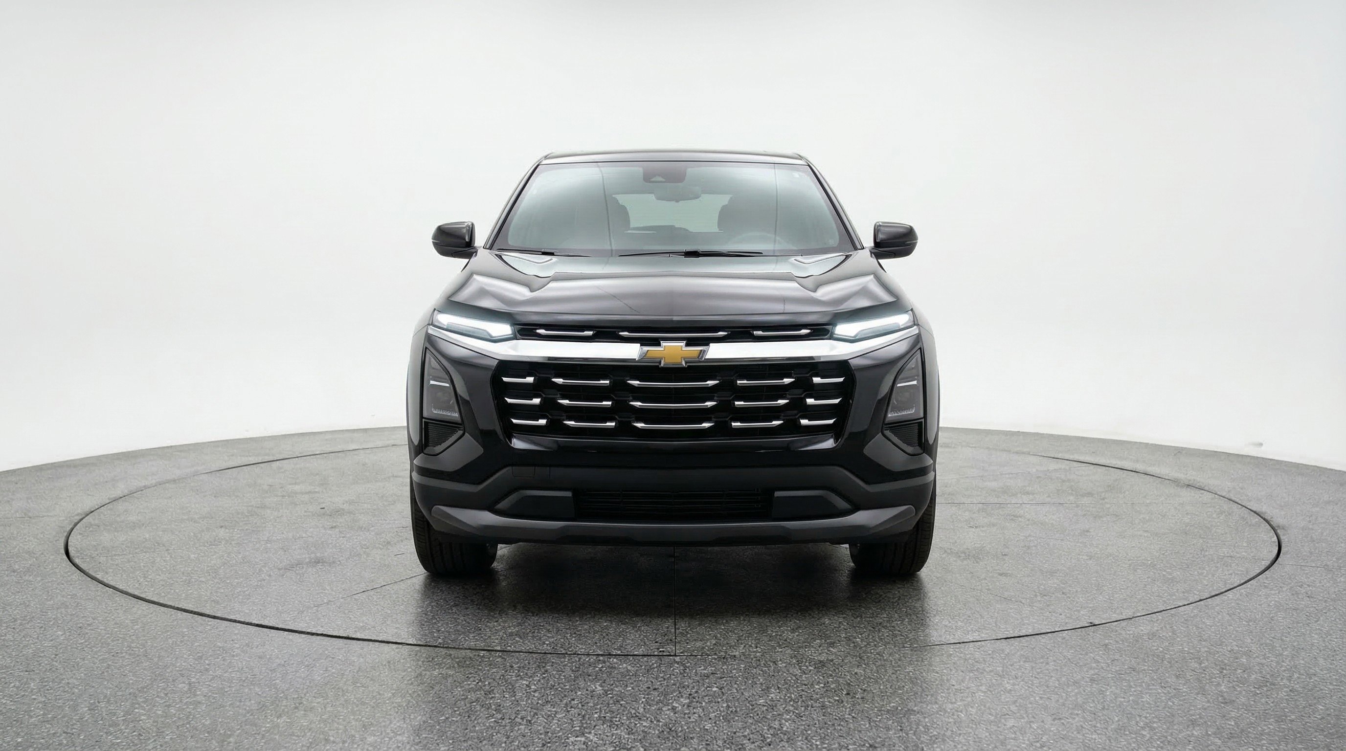 Used 2025 Chevrolet Equinox LT image 2