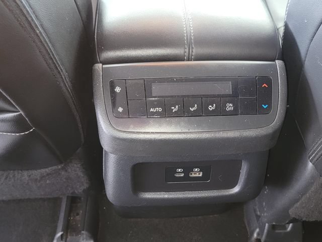 Used 2024 Nissan Pathfinder SL AWD/4WD image 27