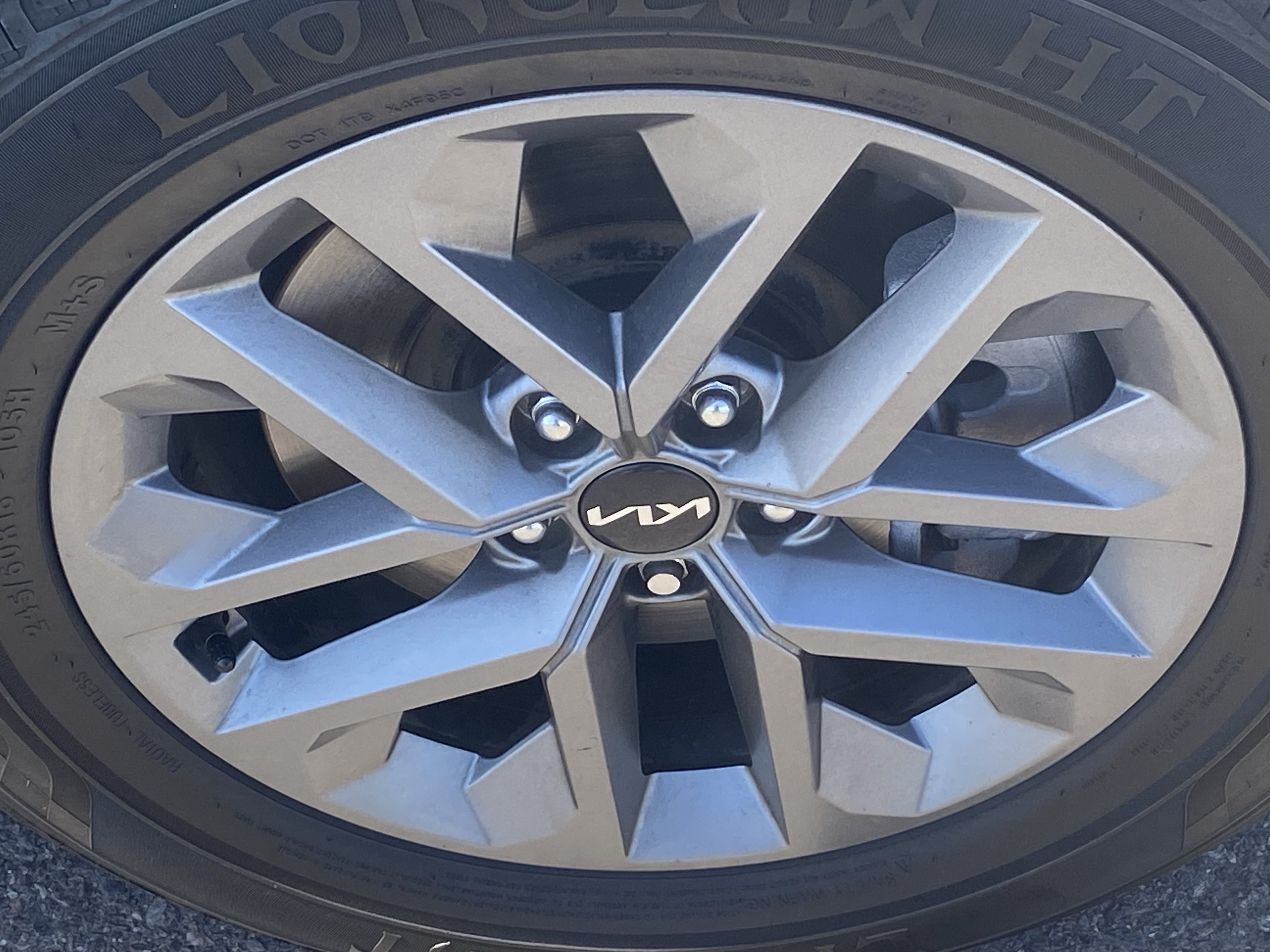Certified 2024 Kia Telluride LX FWD image 8