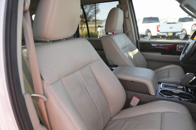 Used 2017 Lincoln Navigator Select image 22