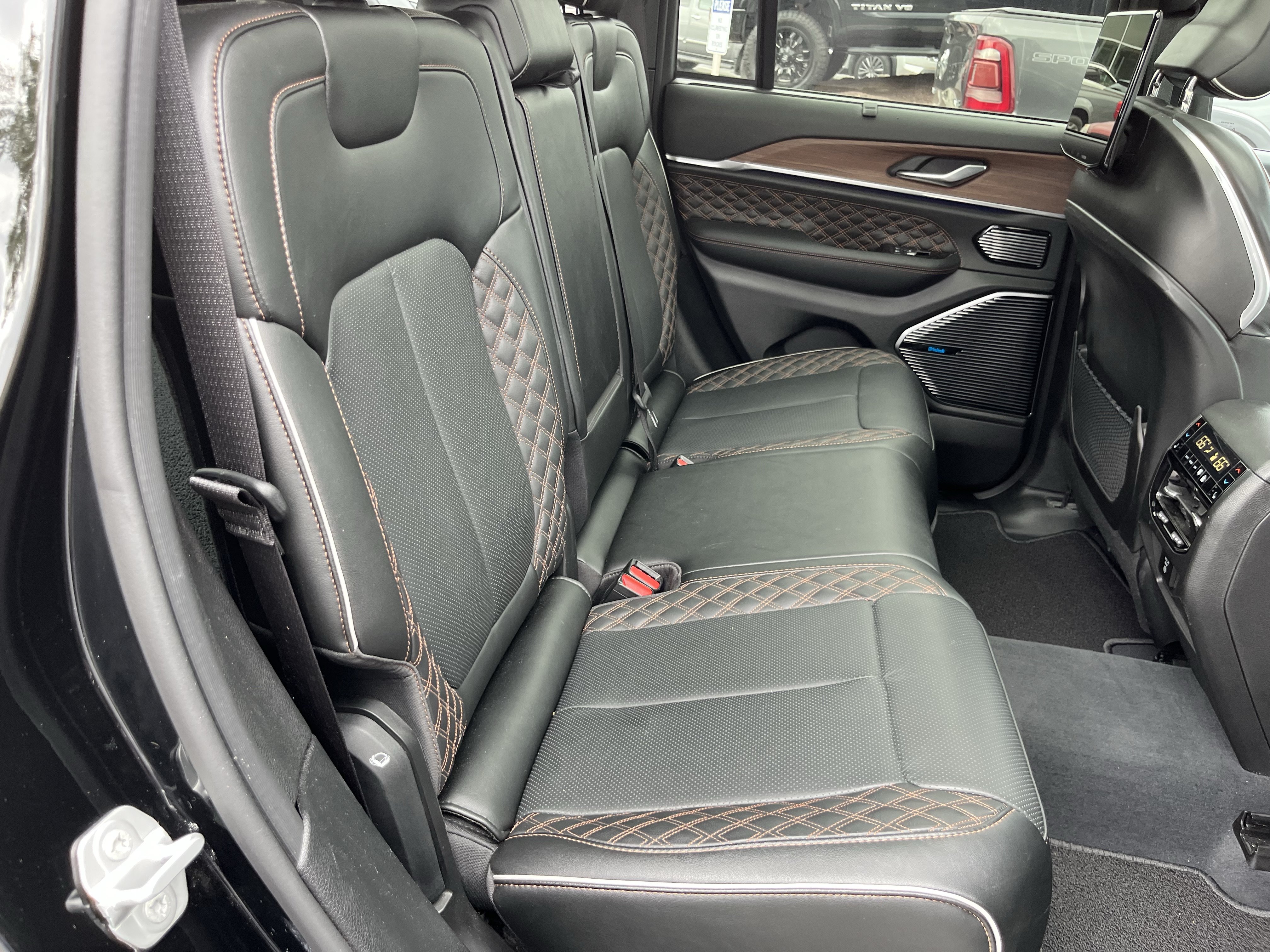 Used 2023 Jeep Grand Cherokee Summit w/ Advanced Protech Group IV AWD/4WD image 4