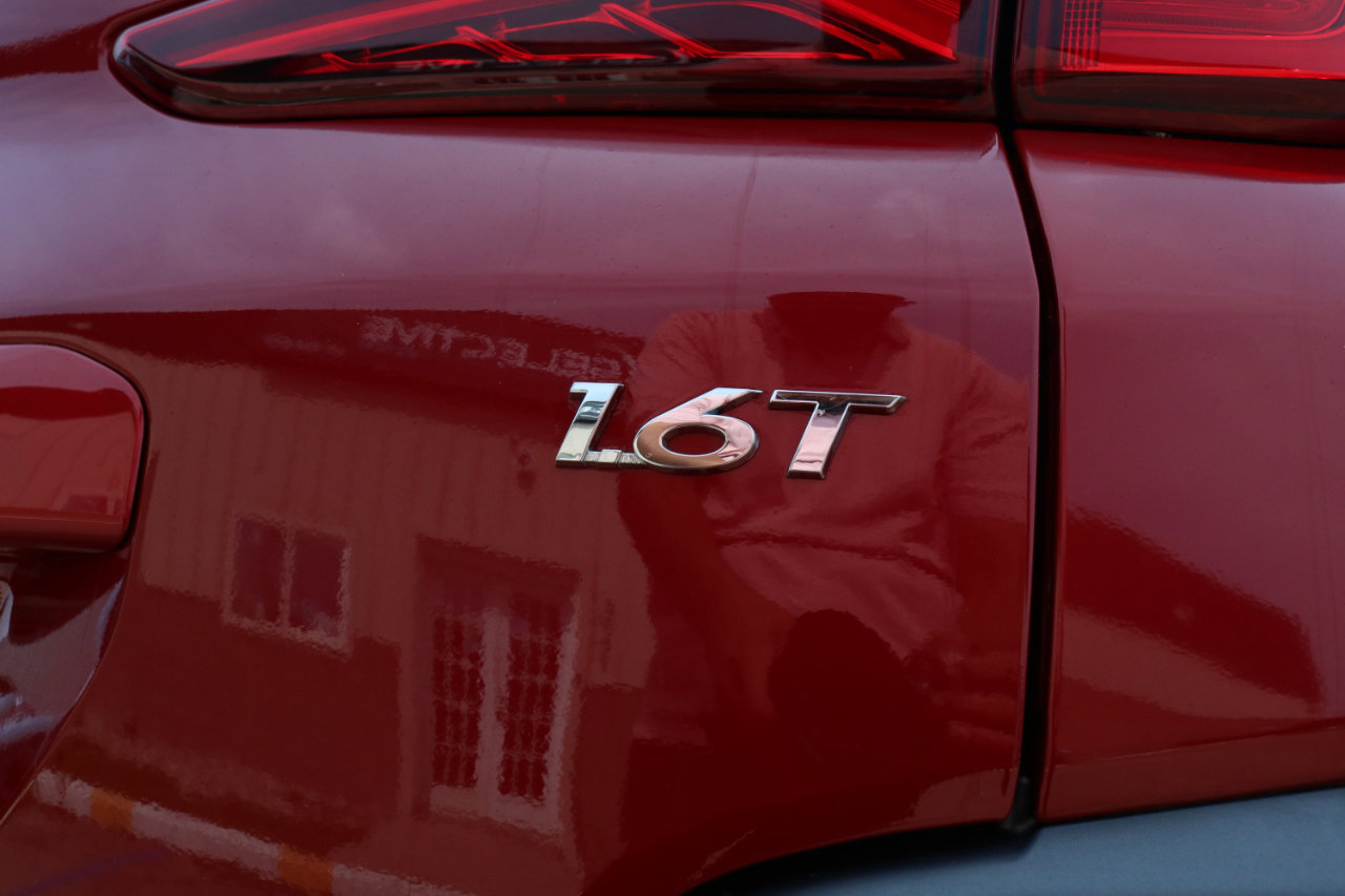 Used 2021 Hyundai Kona Limited w/ Winter Weather Package image 11