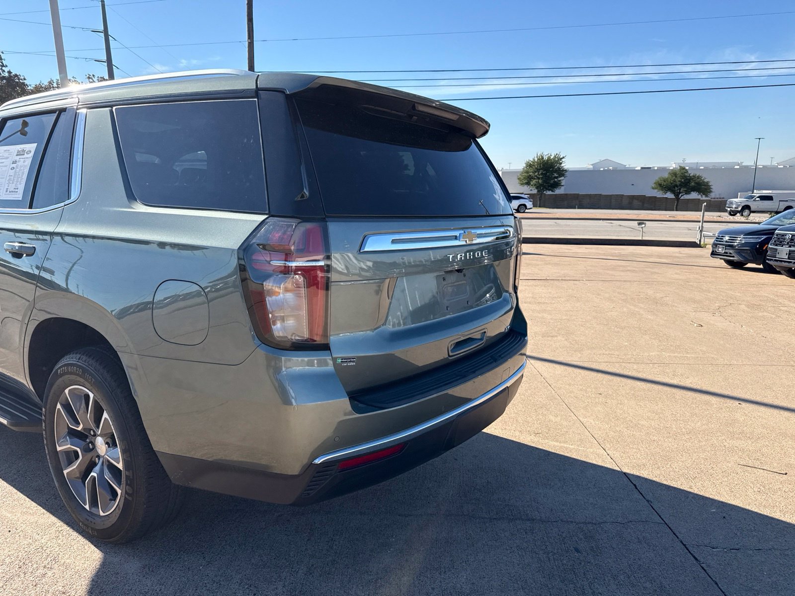 Used 2023 Chevrolet Tahoe LT w/ Luxury Package AWD/4WD image 4