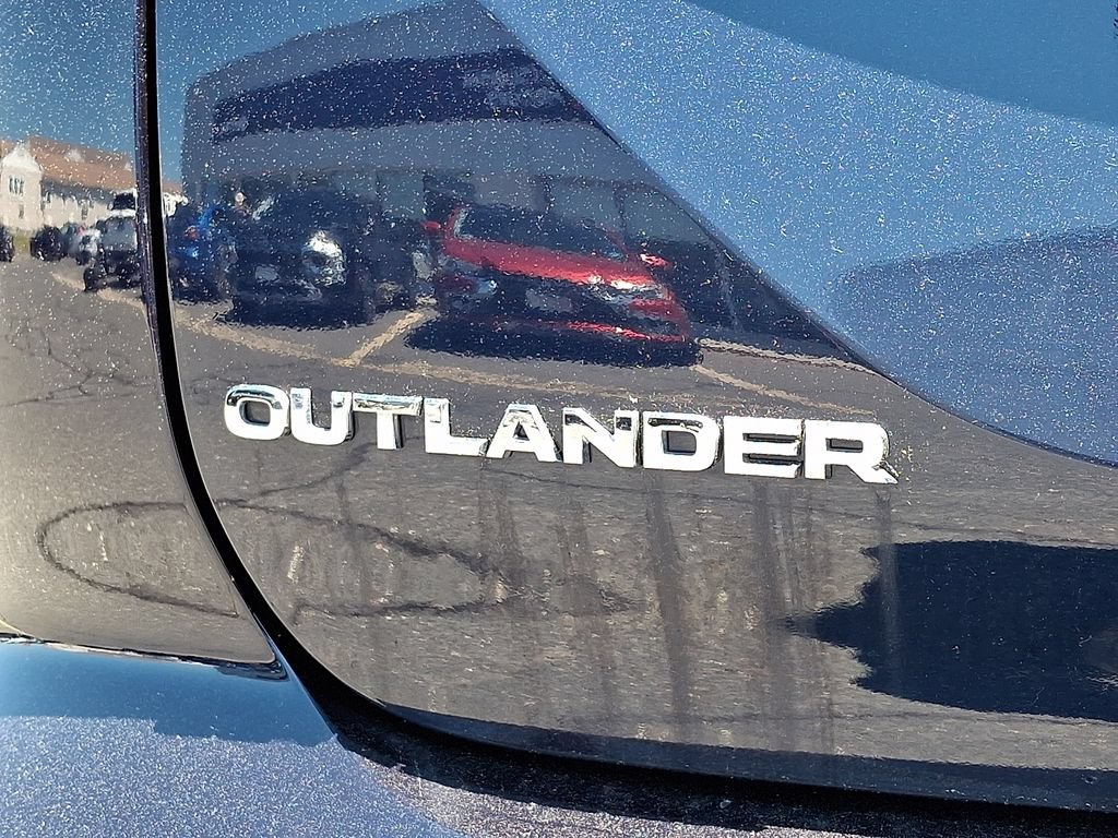 Used 2025 Mitsubishi Outlander SE AWD/4WD image 34