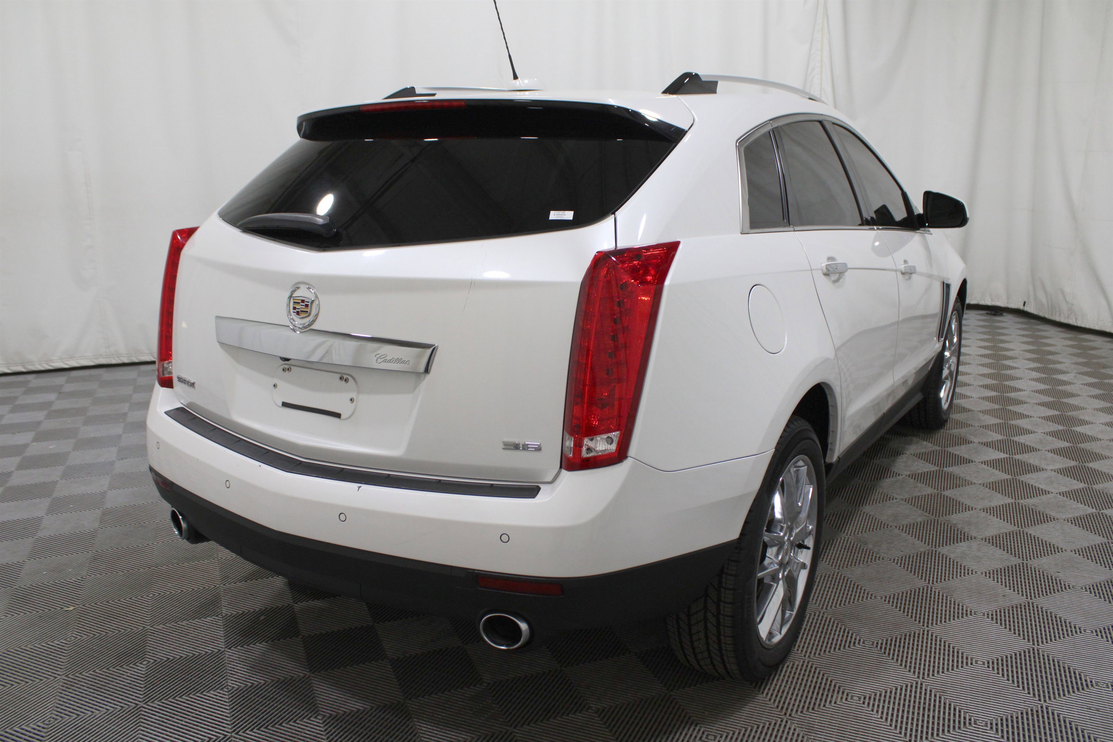 Used 2015 Cadillac SRX Performance w/ Driver Awareness Package image 32