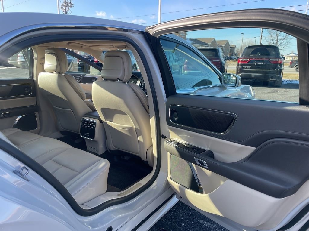 Used 2020 Lincoln Continental Standard w/ Premium Package image 33