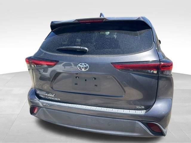 Used 2022 Toyota Highlander XLE image 20