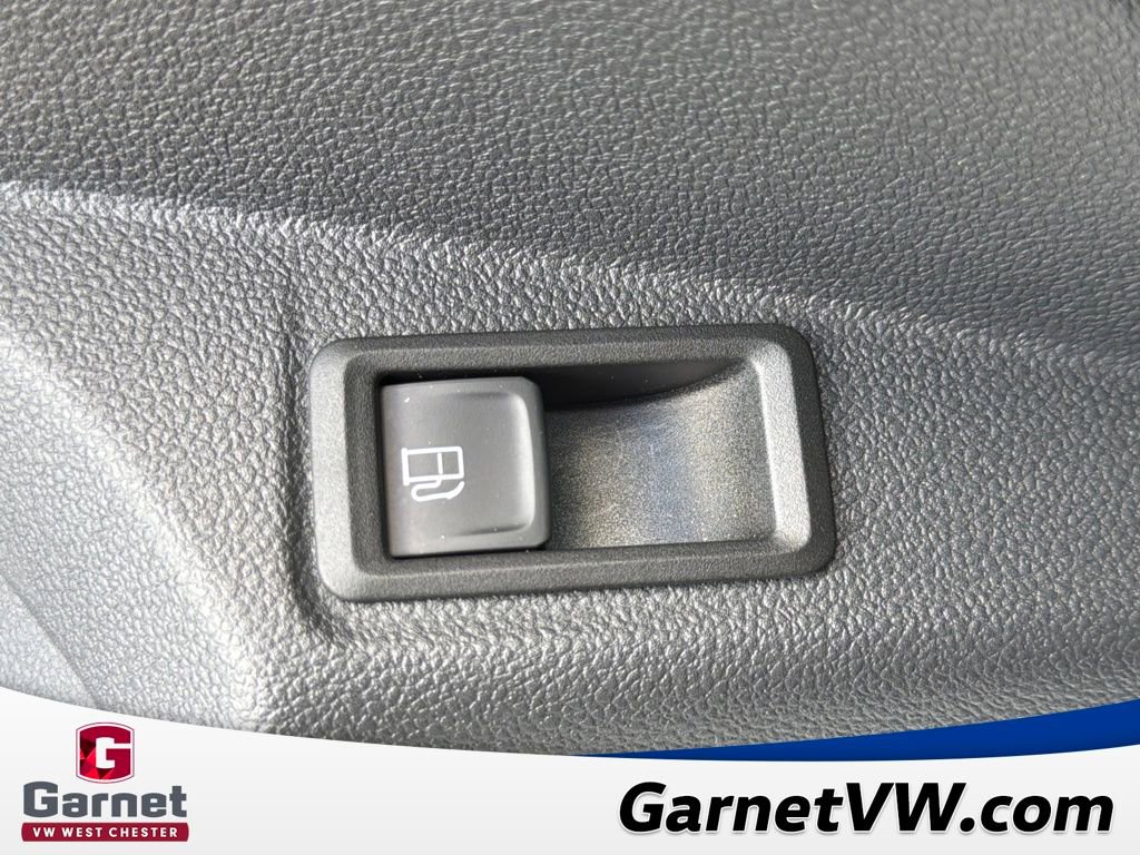 Certified 2024 Volkswagen Taos SE image 36