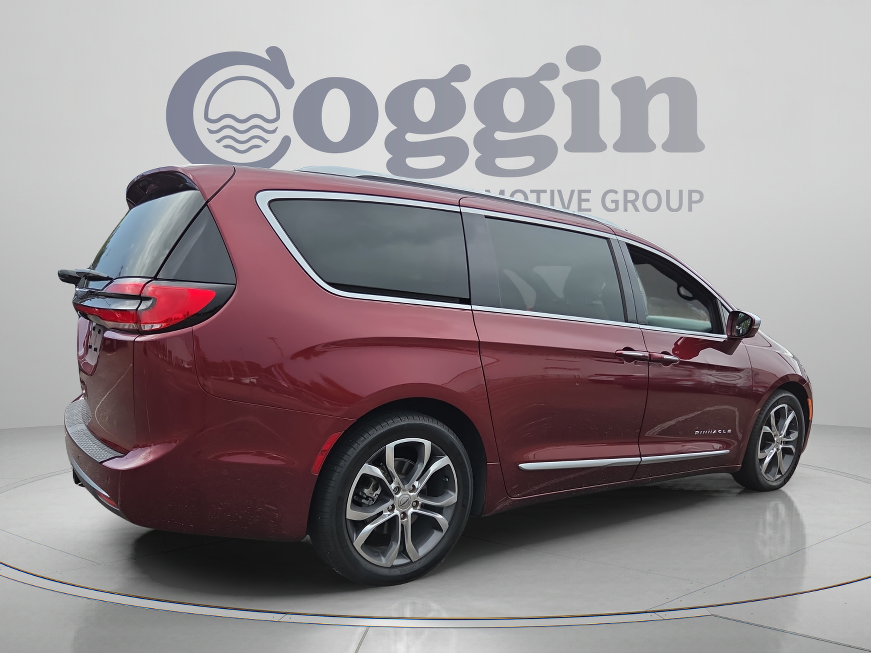 Used 2022 Chrysler Pacifica Pinnacle FWD image 5