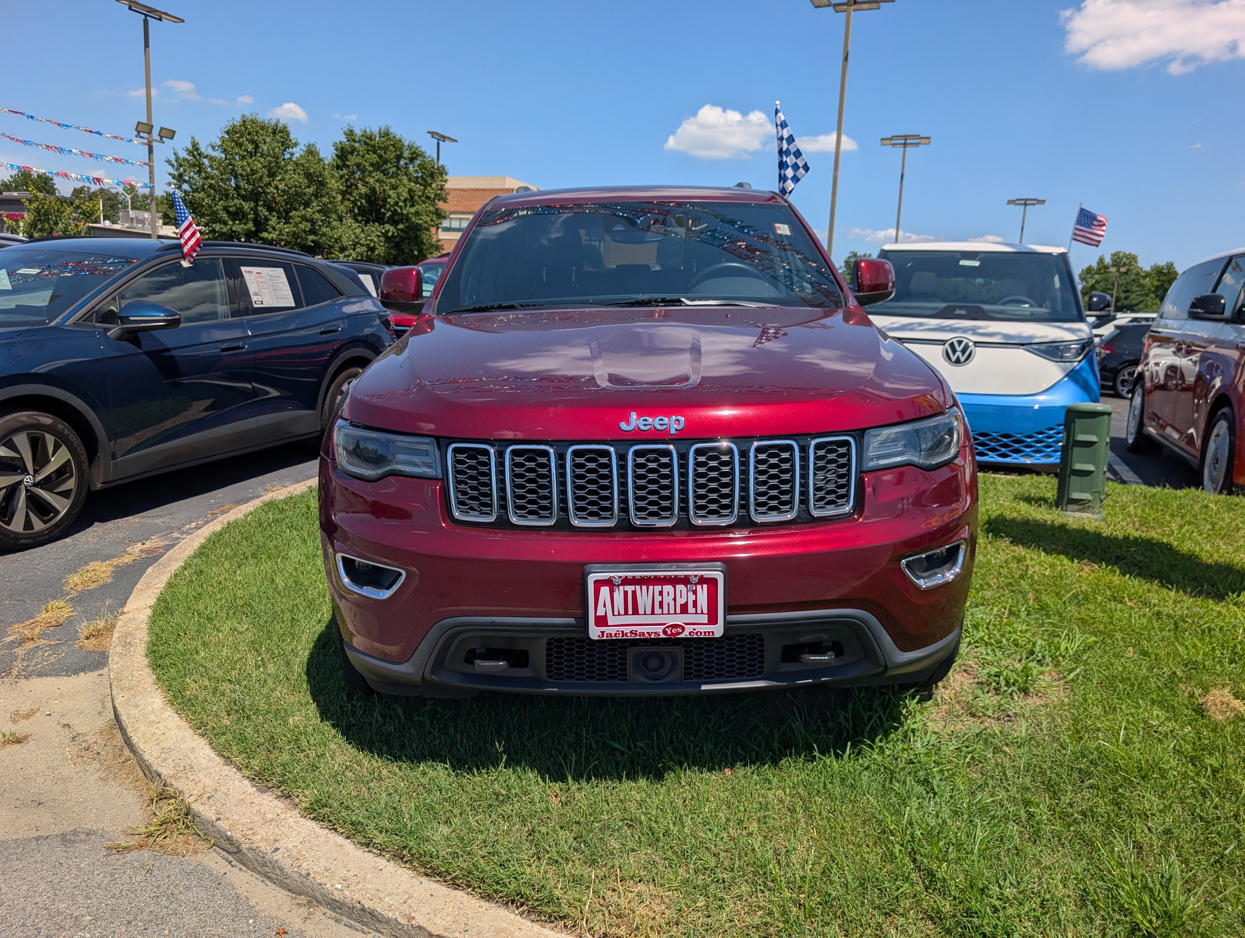 Used 2020 Jeep Grand Cherokee Laredo w/ Quick Order Package 2BN North AWD/4WD image 8