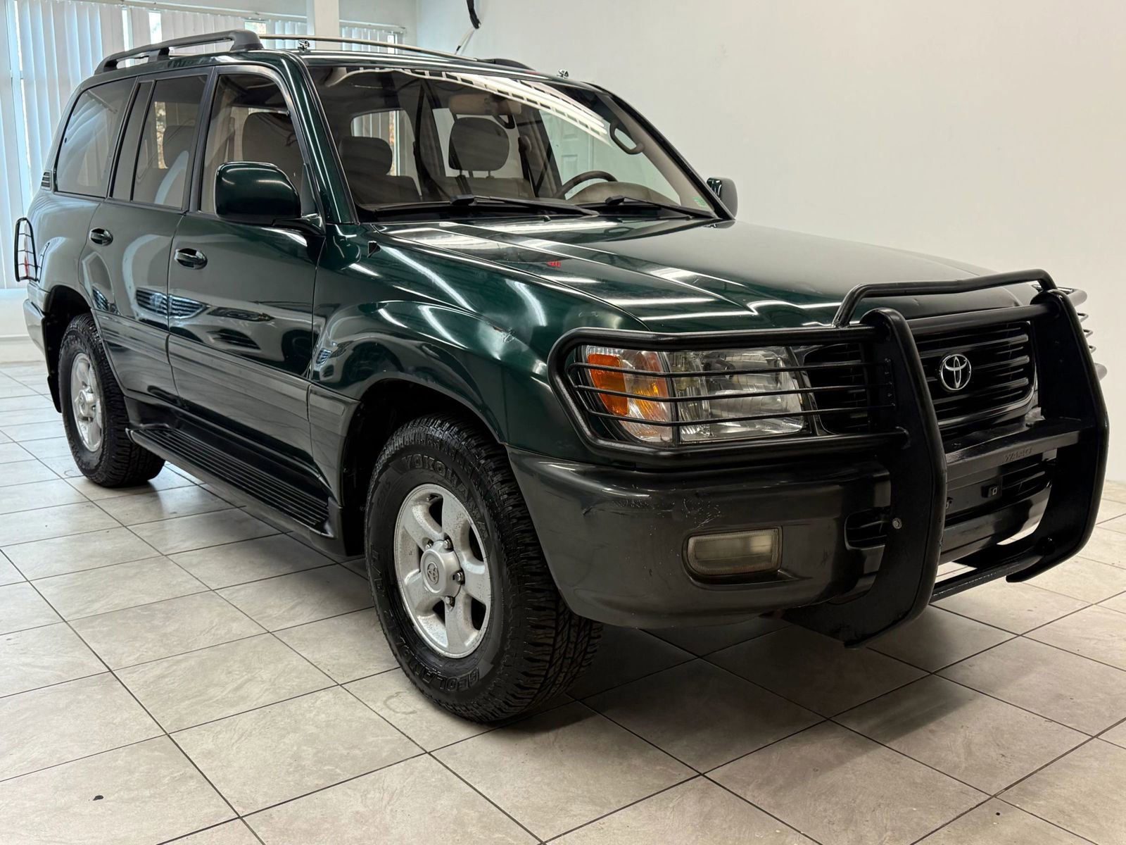 Used 1998 Toyota Land Cruiser image 1