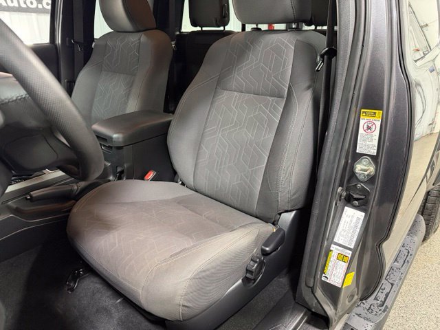 Used 2017 Toyota Tacoma TRD Off-Road w/ Tow Package AWD/4WD image 18