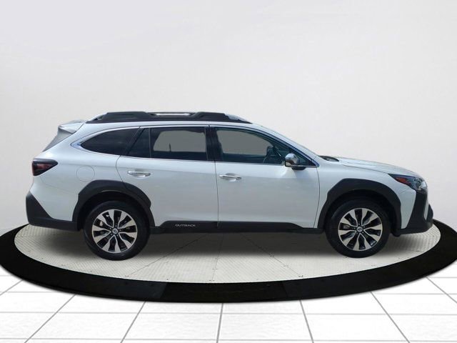 Used 2023 Subaru Outback Touring image 2