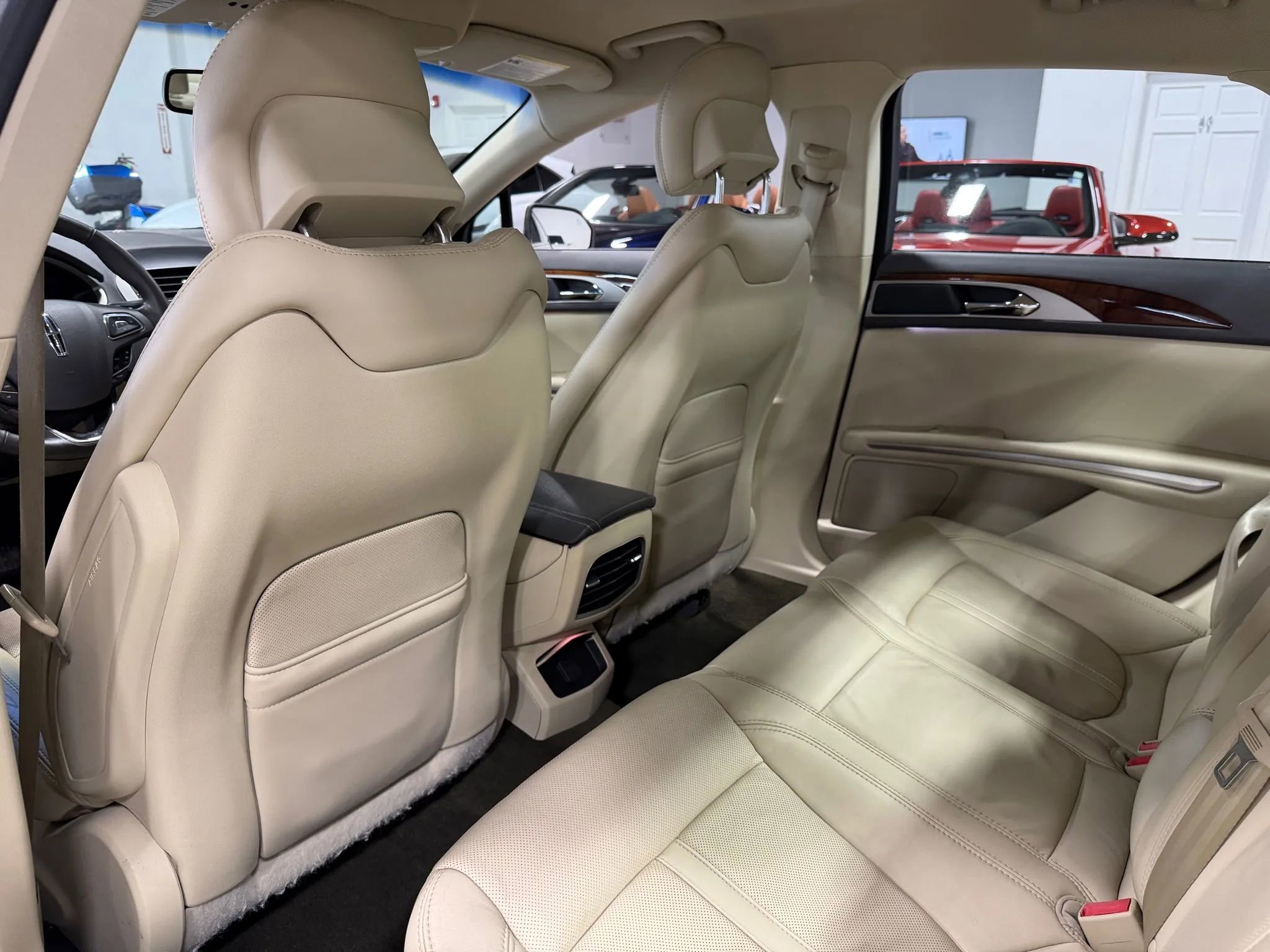 Used 2013 Lincoln MKZ image 25