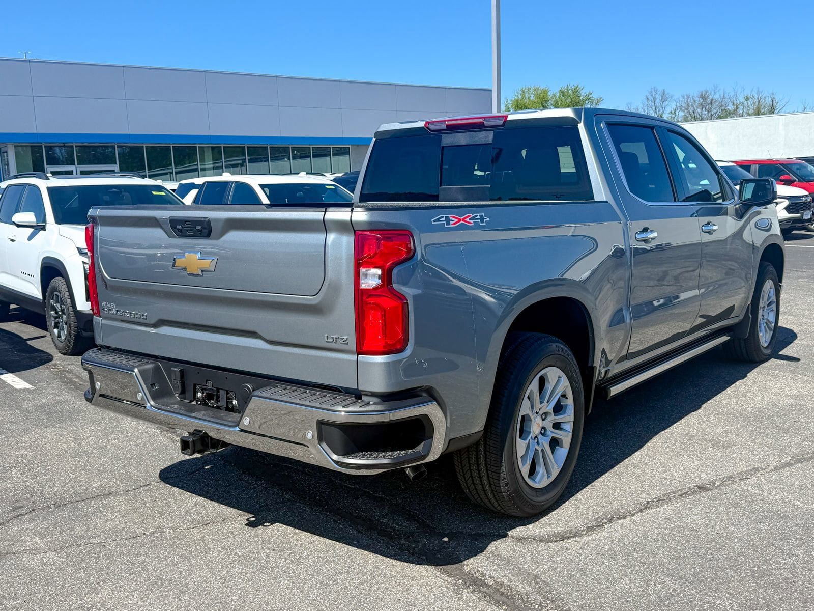 New 2026 Chevrolet Silverado 1500 LTZ w/ LTZ Premium Package AWD/4WD image 7