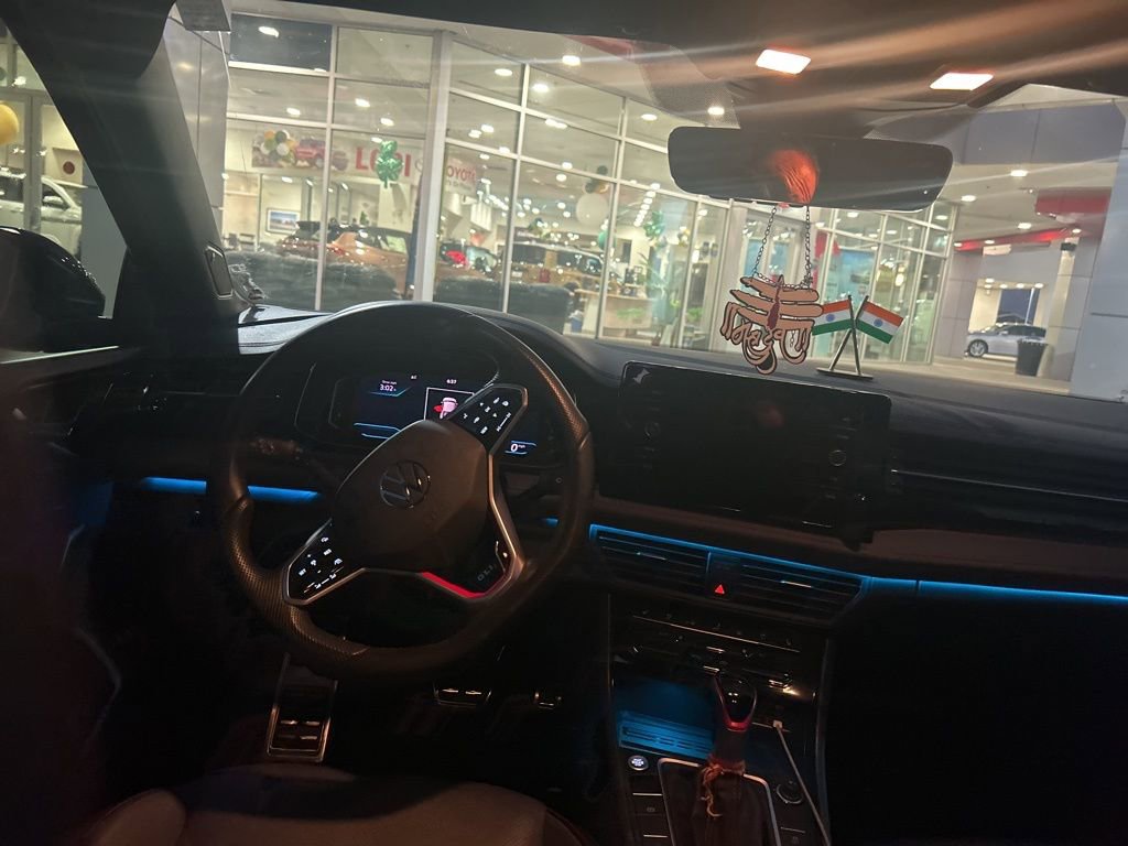 Used 2025 Volkswagen Jetta GLI Autobahn image 8