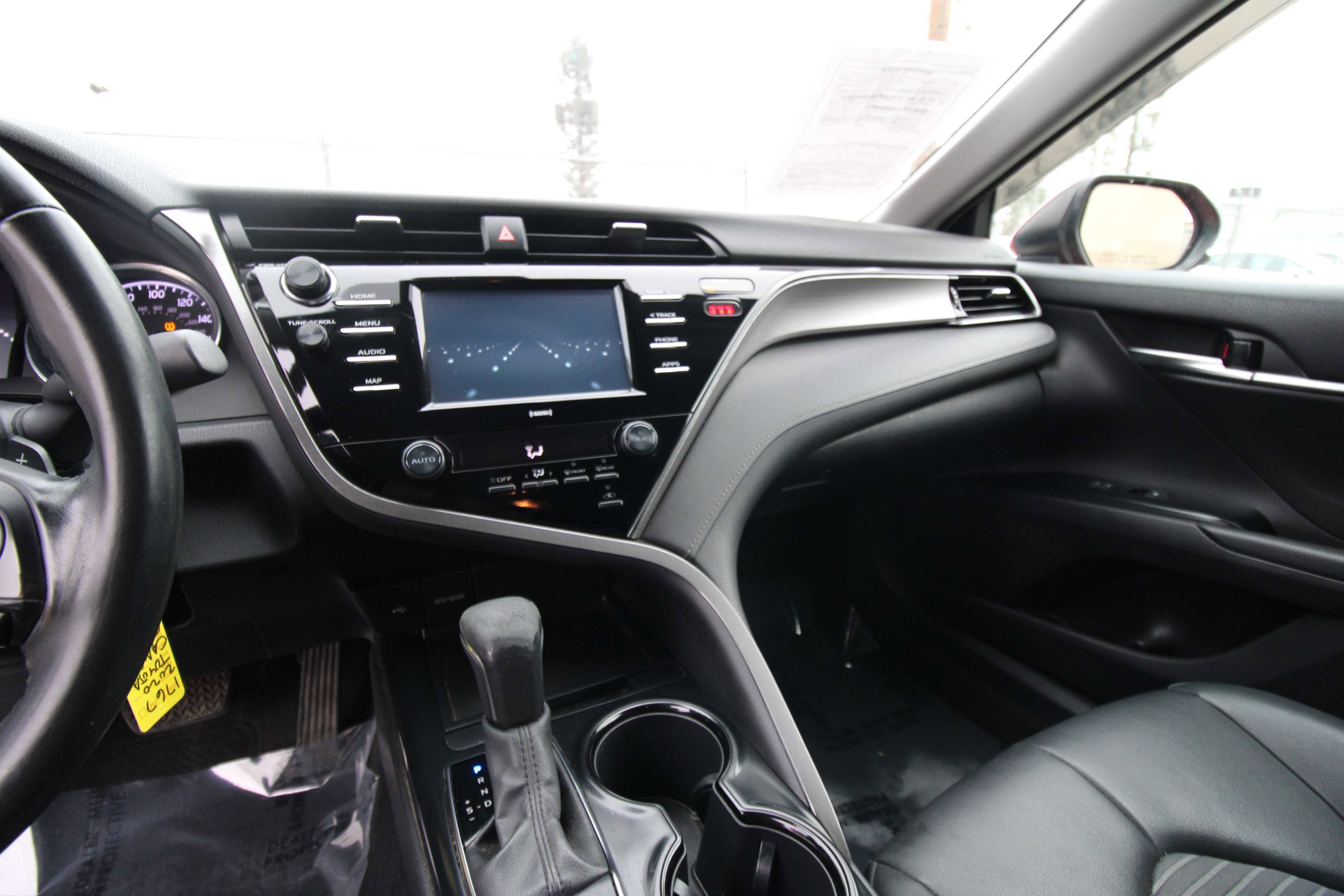 Used 2020 Toyota Camry SE image 21