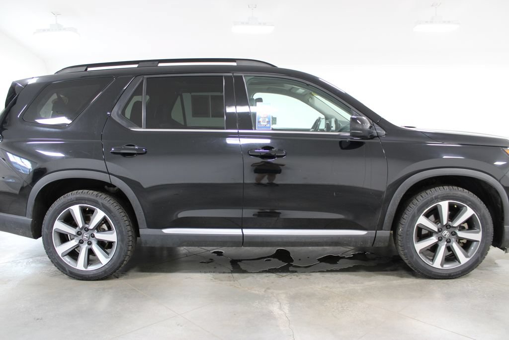 Used 2023 Honda Pilot Touring image 13