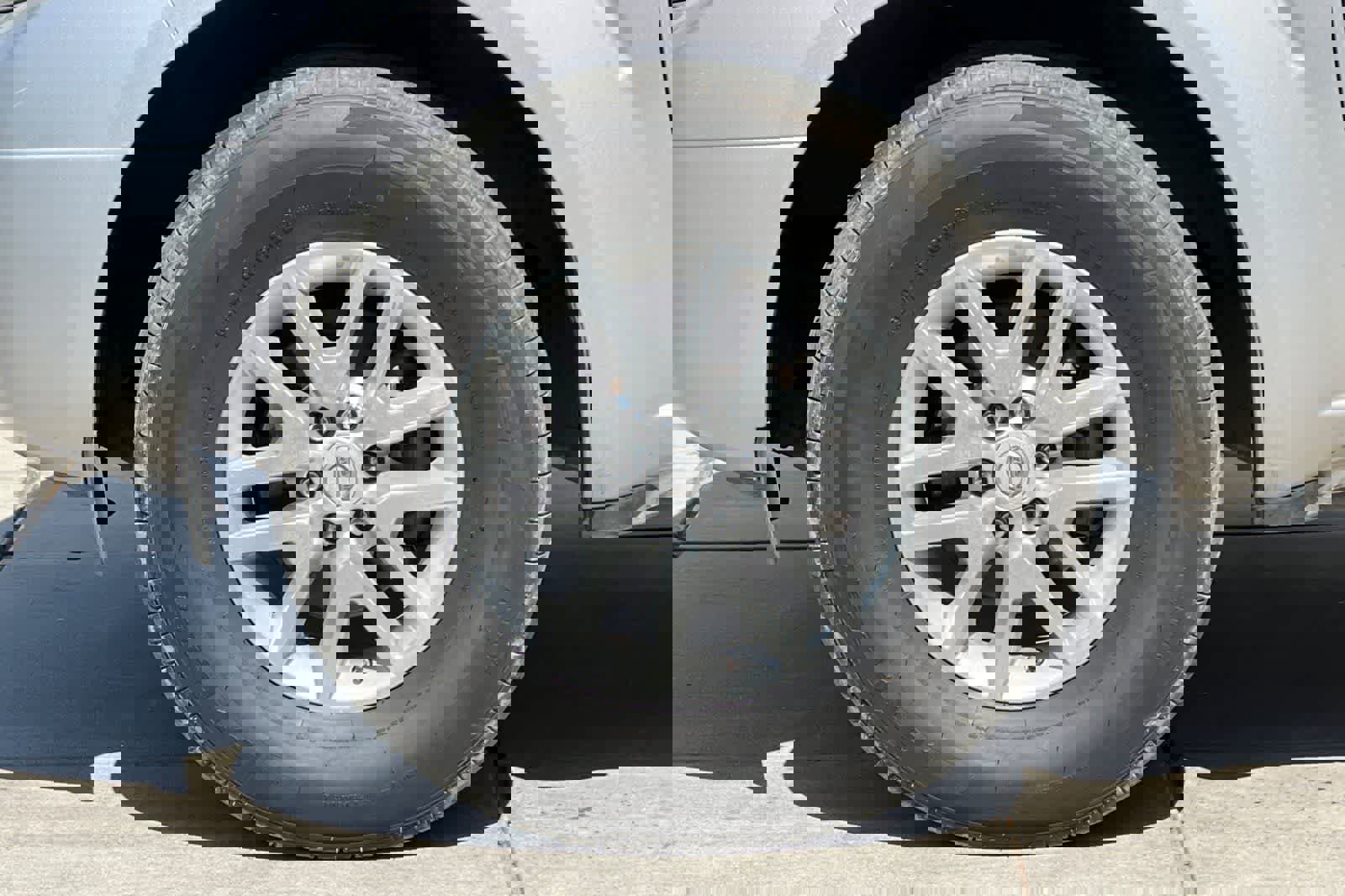 Used 2016 Nissan Frontier SV image 12