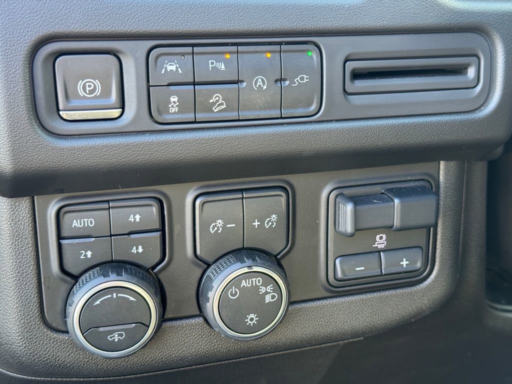 Used 2021 Chevrolet Tahoe Z71 w/ Z71 Off-Road Package image 20