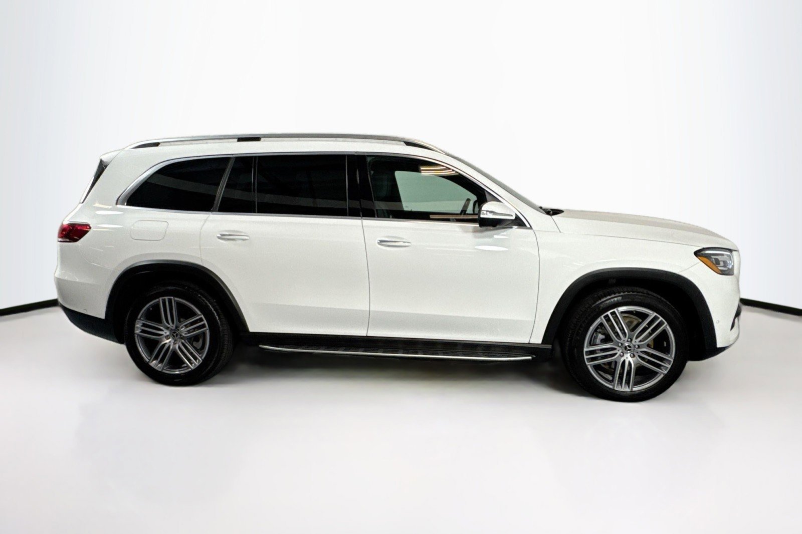 Used 2022 Mercedes-Benz GLS 450 4MATIC image 4