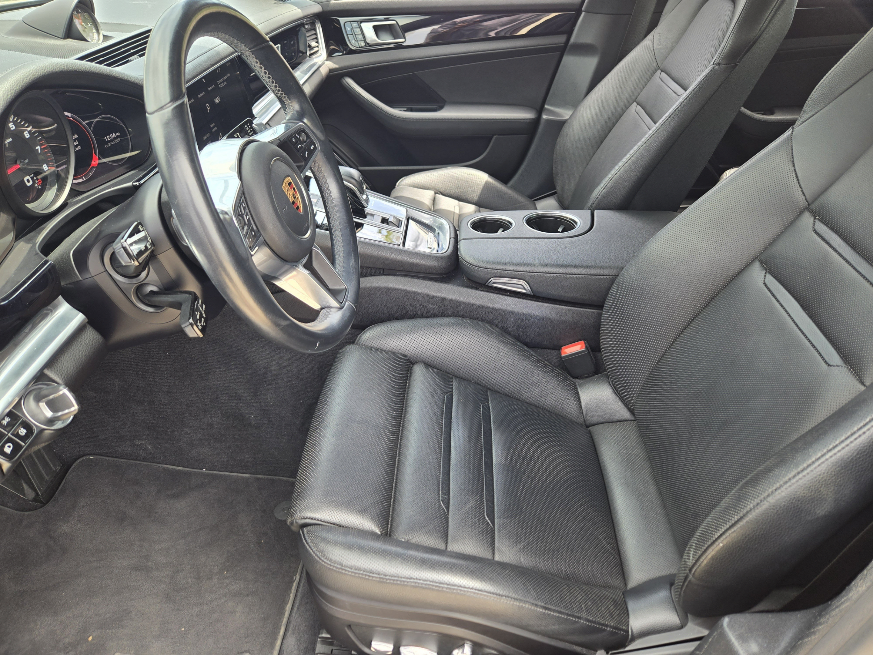 Used 2017 Porsche Panamera image 8