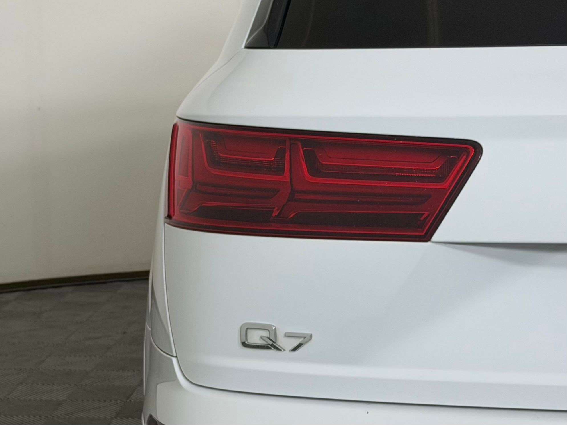 Used 2019 Audi Q7 3.0T Prestige w/ Prestige Package AWD/4WD image 13