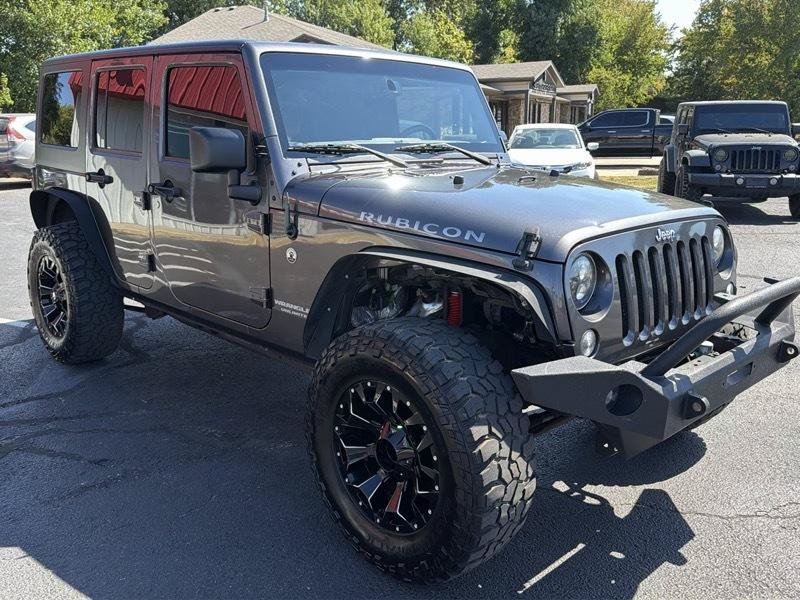Used 2016 Jeep Wrangler Unlimited Rubicon w/ Connectivity Group AWD/4WD image 3