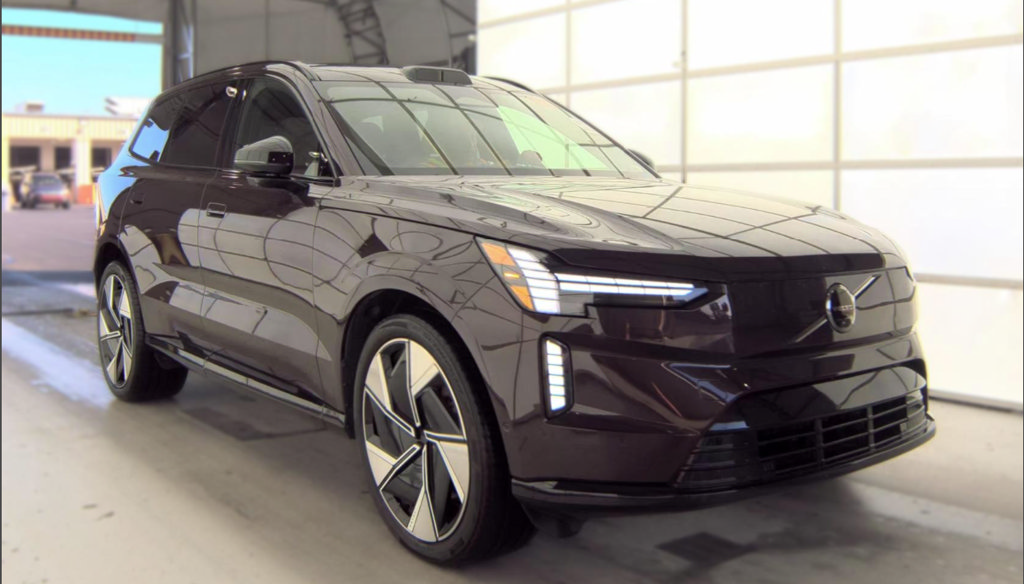 Certified 2025 Volvo EX90 Ultra AWD/4WD image 5