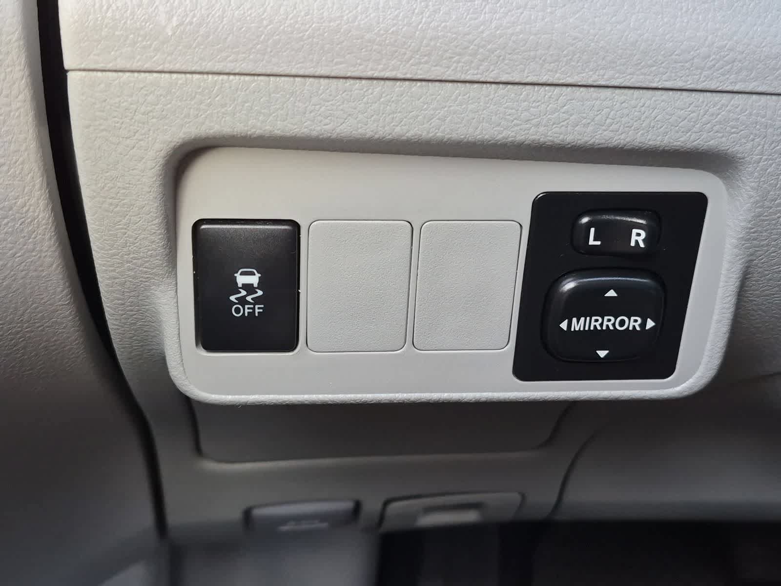 Used 2013 Toyota Corolla LE FWD image 27