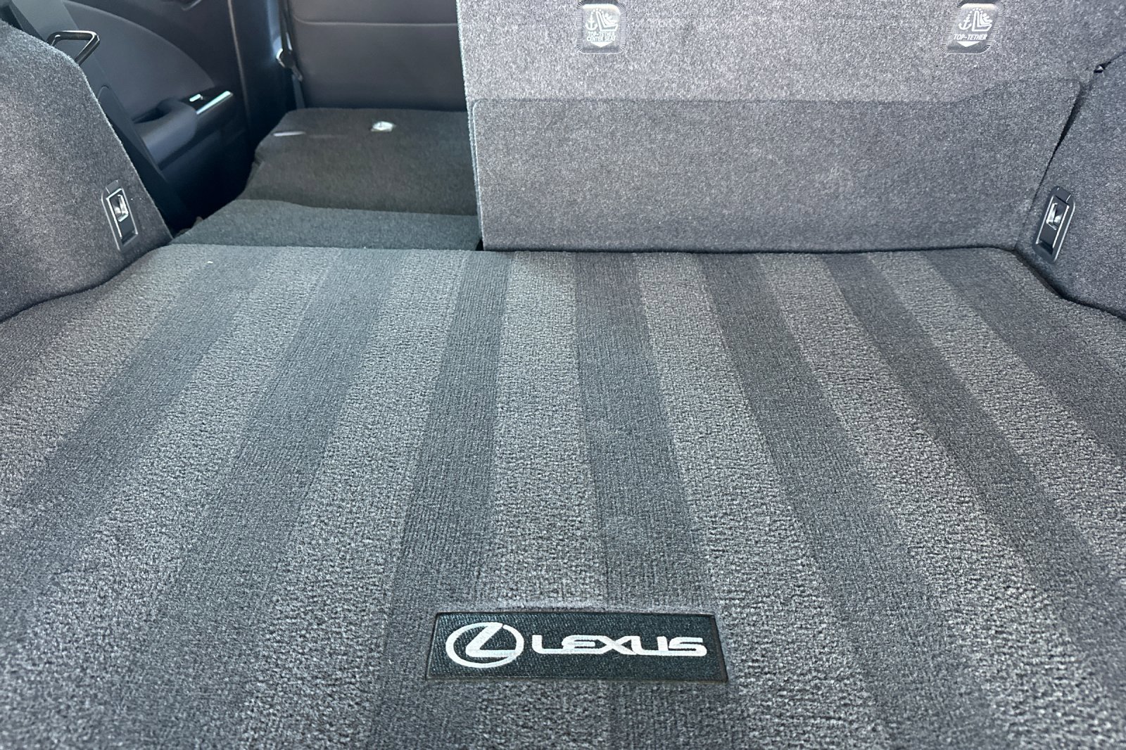 Used 2025 Lexus UX 300h FWD w/ Cold Area Package image 15