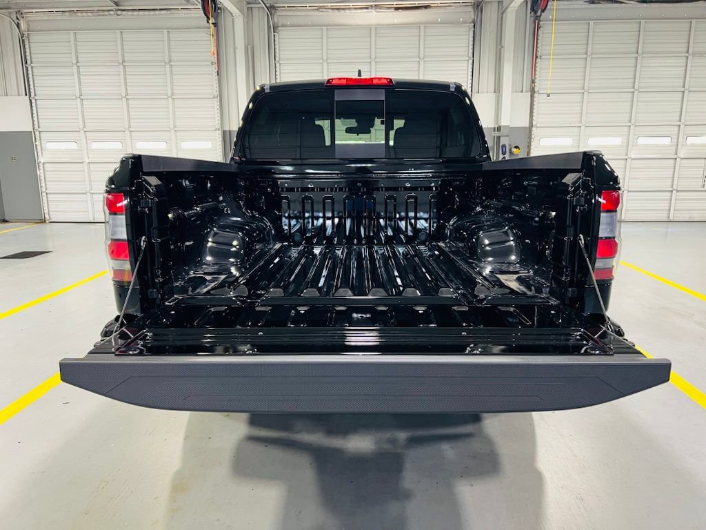 New 2027 Nissan Frontier SV RWD image 8