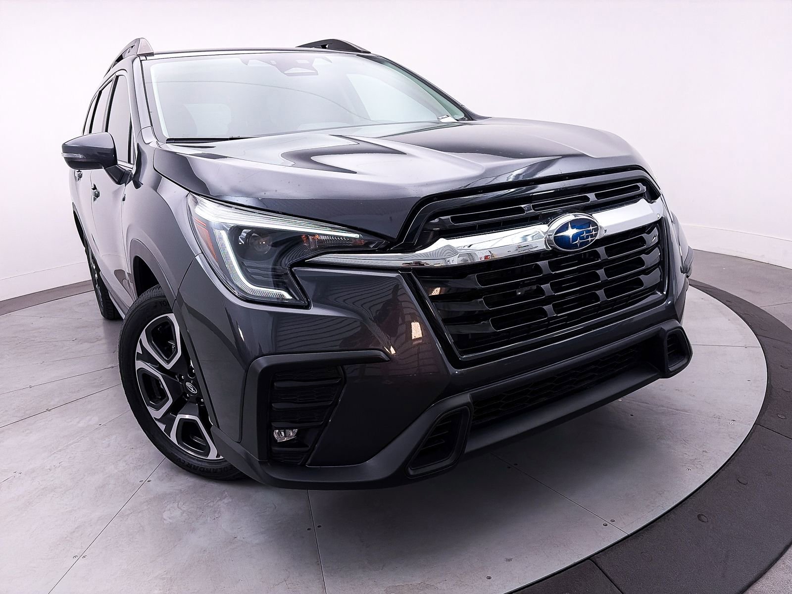 Used 2023 Subaru Ascent Limited image 6