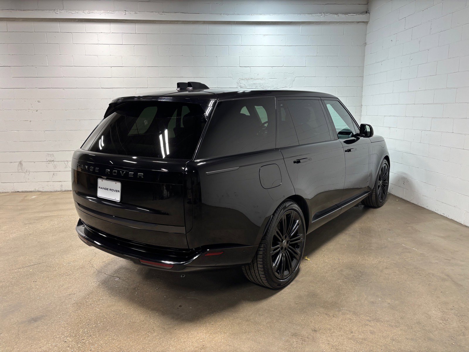 Used 2024 Land Rover Range Rover Long Wheelbase Autobiography AWD/4WD image 6